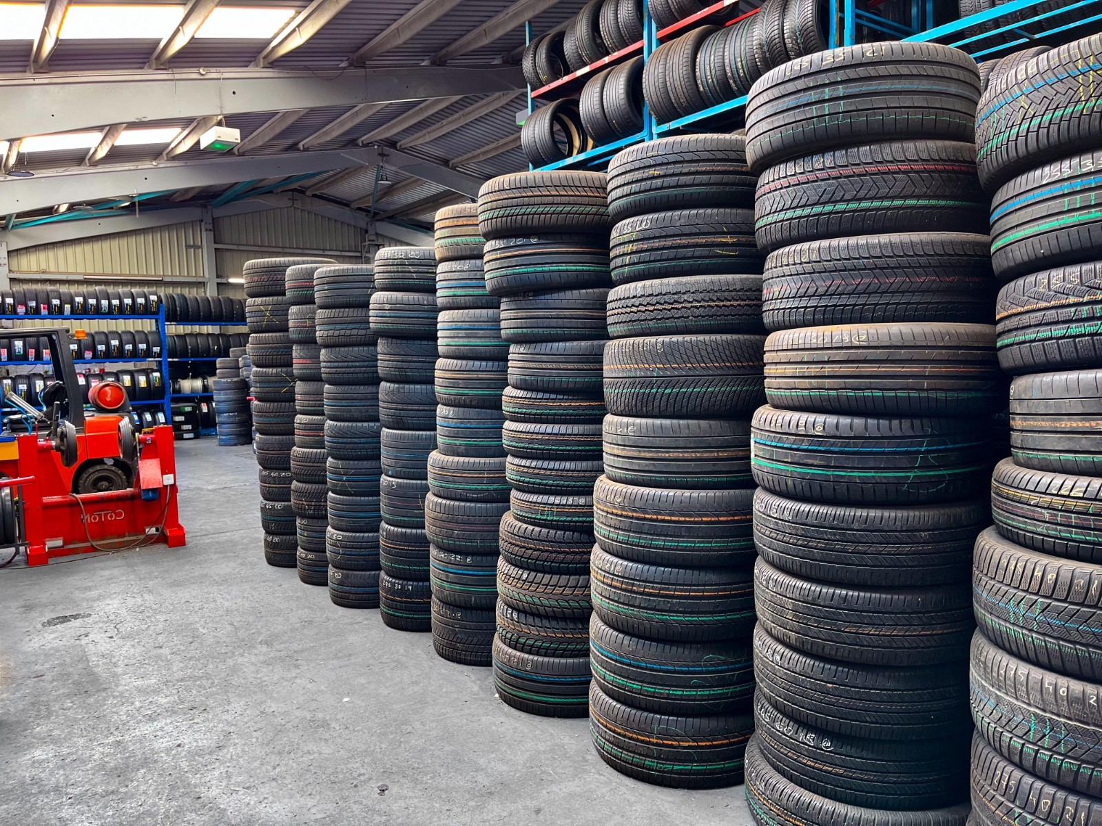 SUV / 4x4 Used Tires, view 3